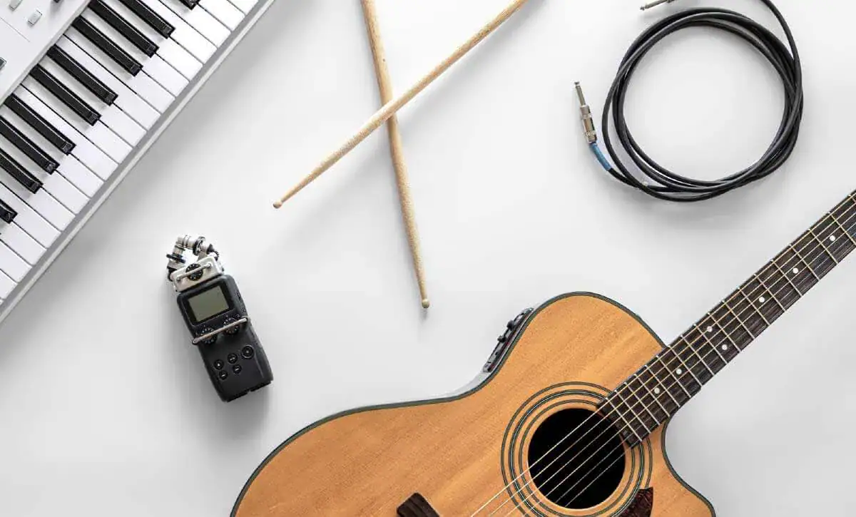 kejs prosuvannya magazynu muzychnykh instrumentiv 6